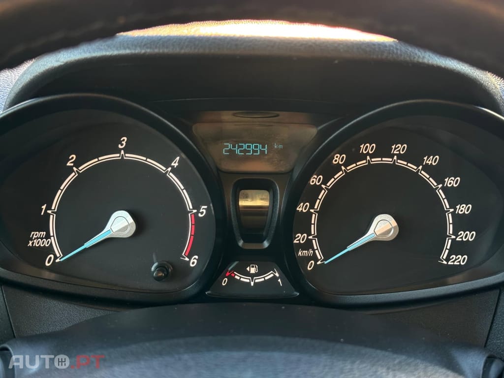 Ford Transit Courier 1.5 TDCi Trend- IVA Incluído