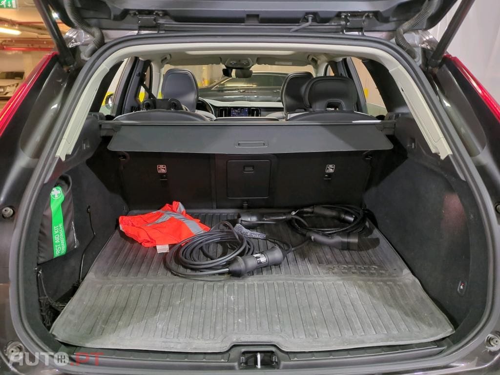 Volvo XC60 2.0 T6 PHEV Core AWD