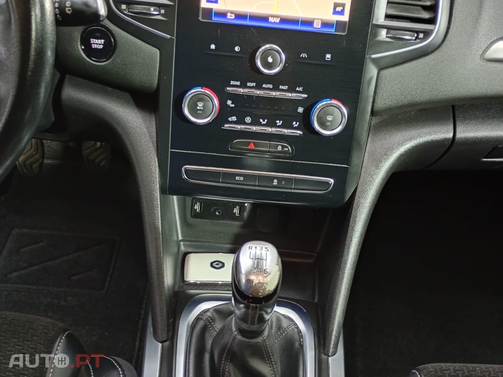 Renault Clio Outro