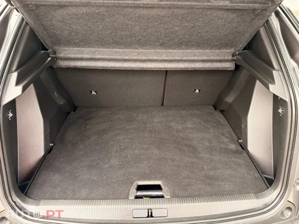 Peugeot 2008 1.2 PureTech Active Pack — fotografia 24