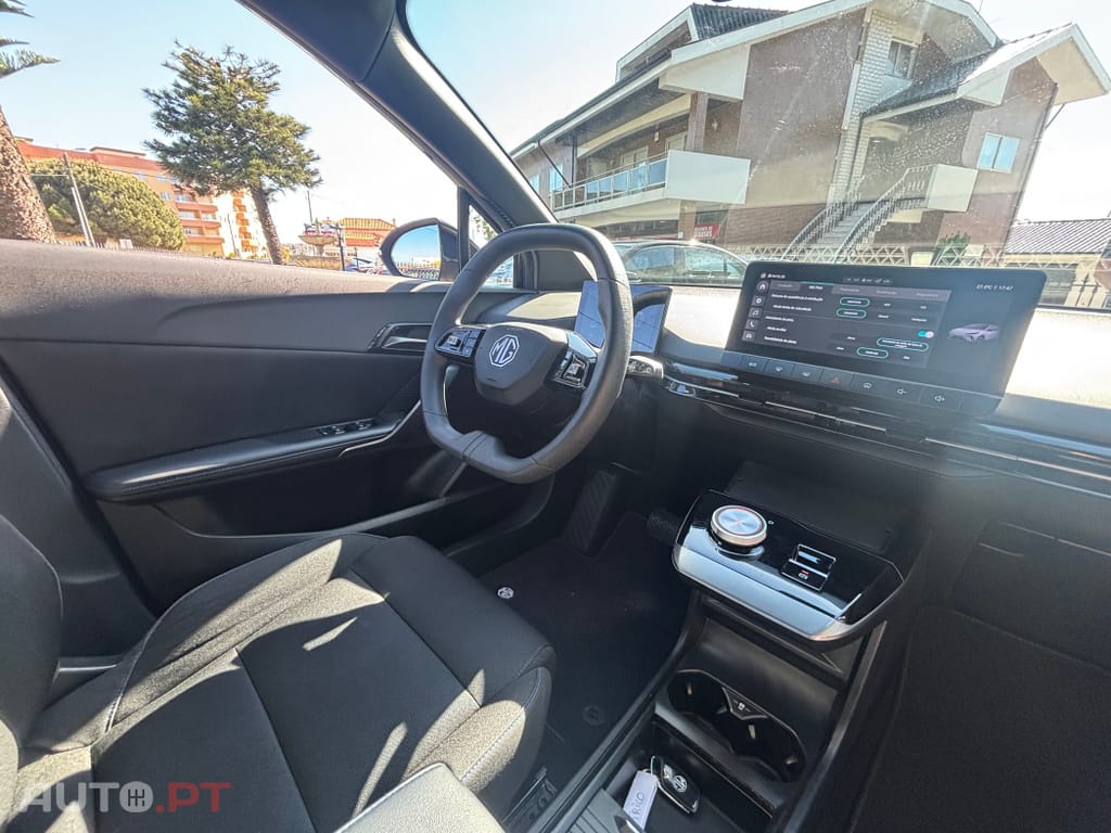 MG MG4 64 kWh Luxury