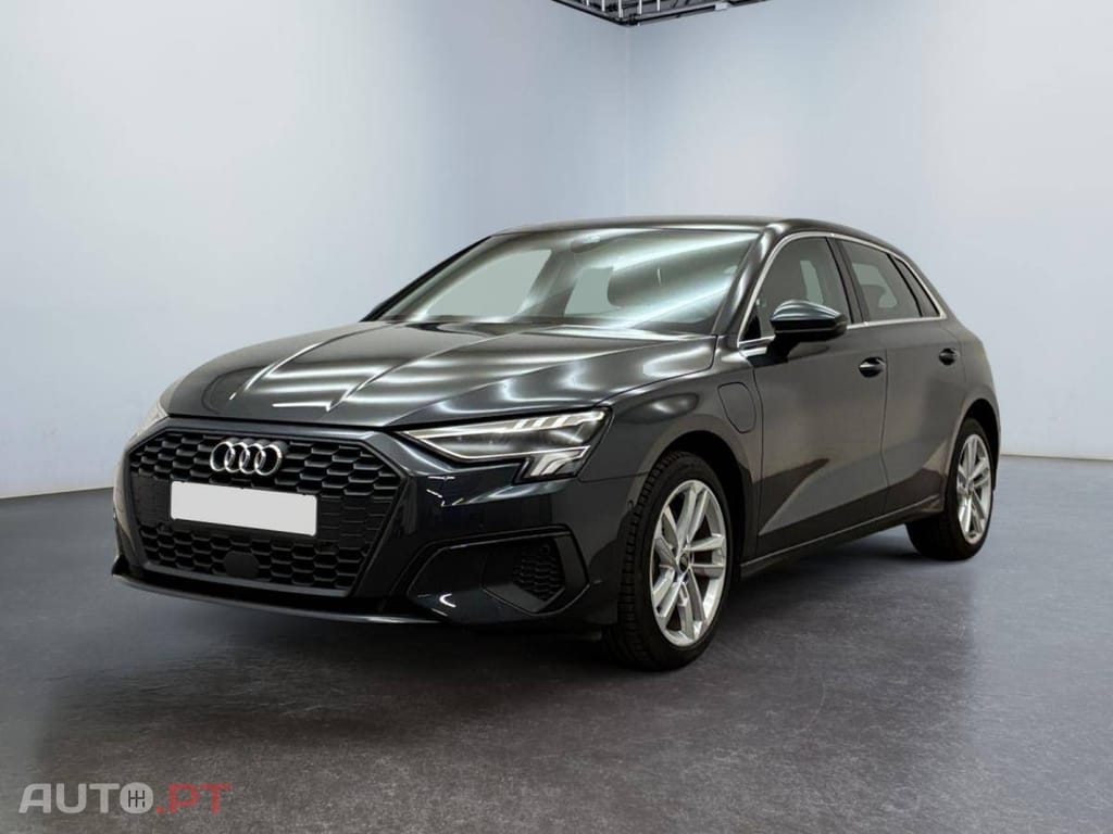 Audi A3 Sportback 40 TFSIe S Tronic Business Line