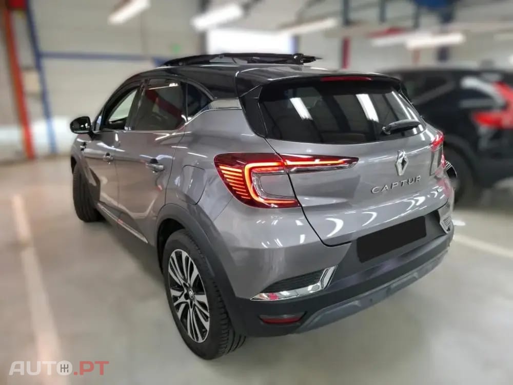 Renault Captur 1.6 E-Tech Plug-In Initiale Paris