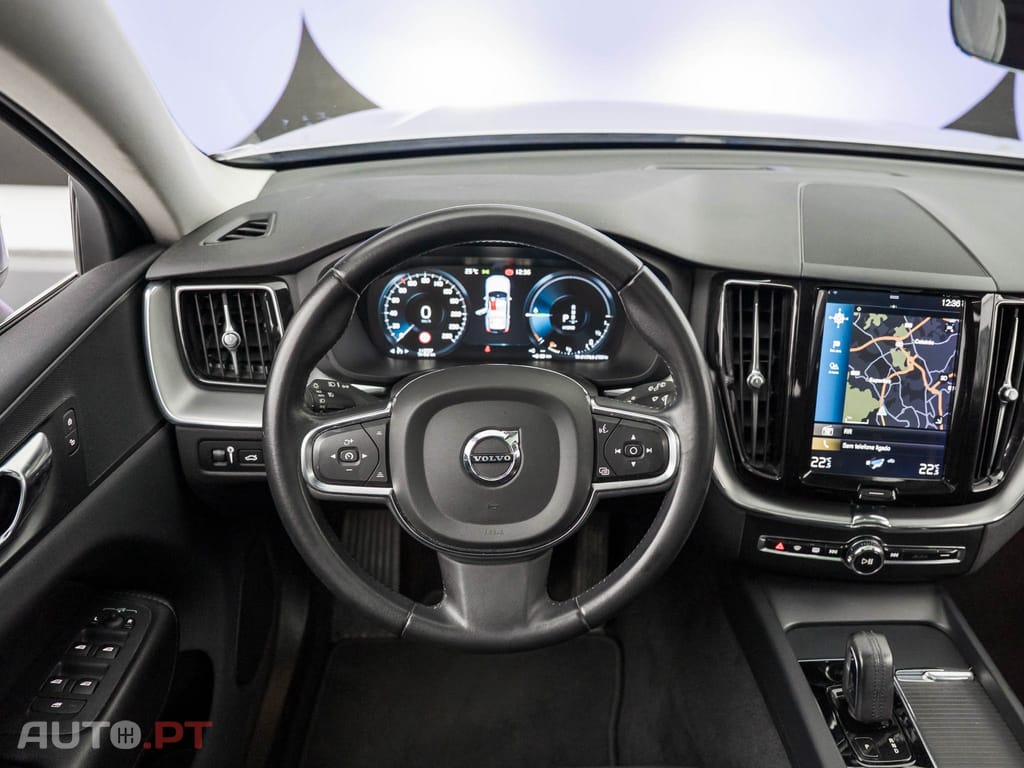 Volvo XC60 2.0 T8 PHEV Momentum Plus AWD