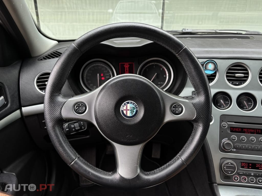Alfa Romeo 159 1.9 JTD 16V Distinctive — fotografia 10