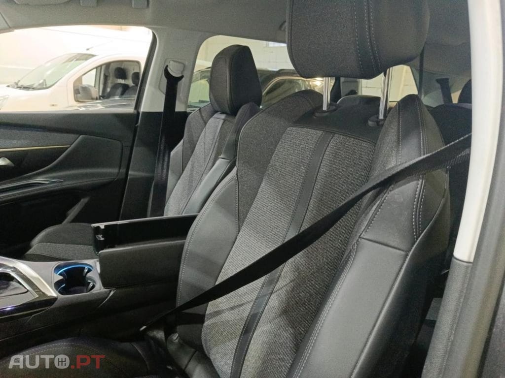 Peugeot 5008 1.5 BlueHDi Allure