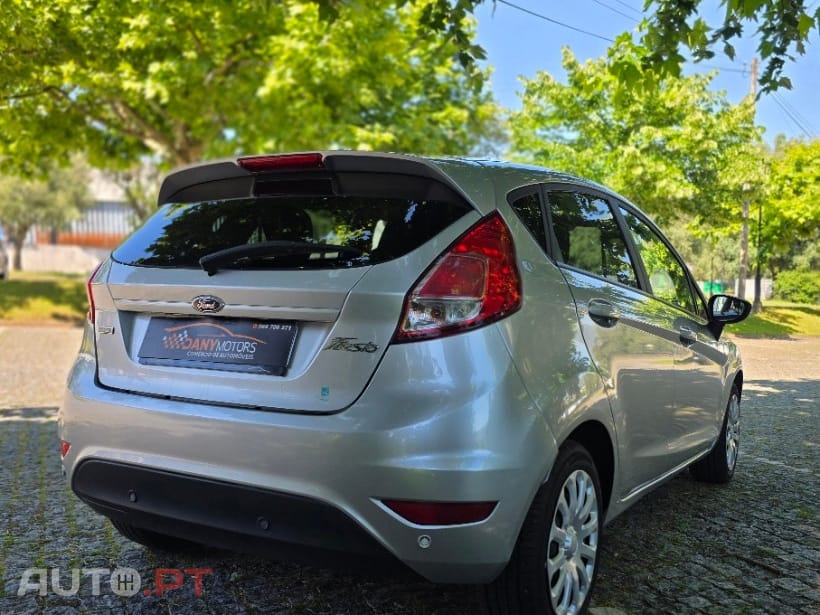 Ford Fiesta 1.0 EcoBoost S&S TITANIUM