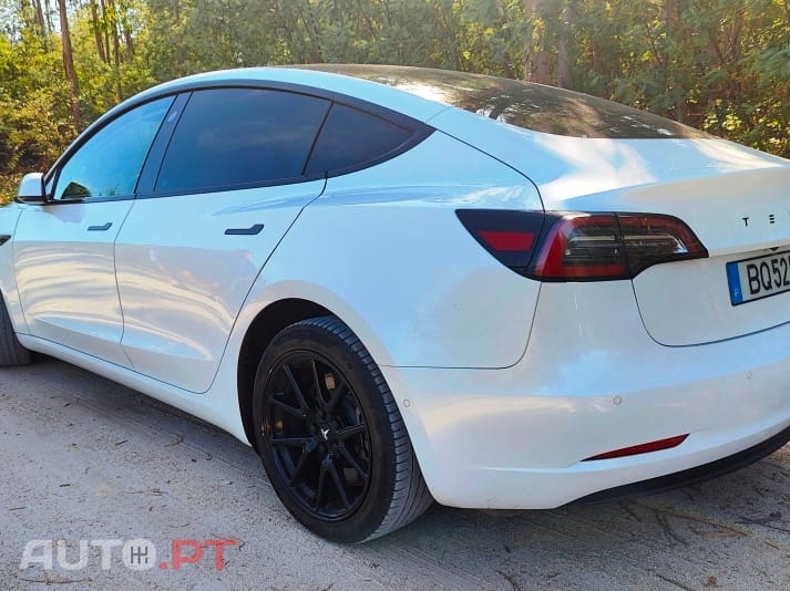 Tesla Model 3 Range plus 325 cv / 264€ mês