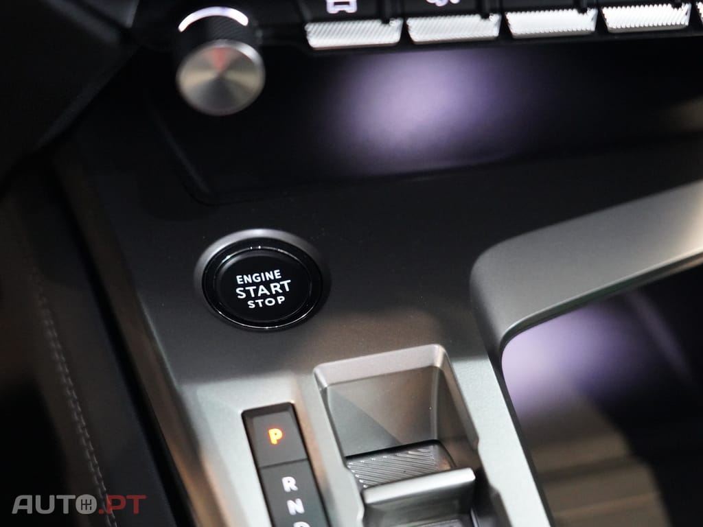 Peugeot 408 1.2 PureTech Allure EAT8