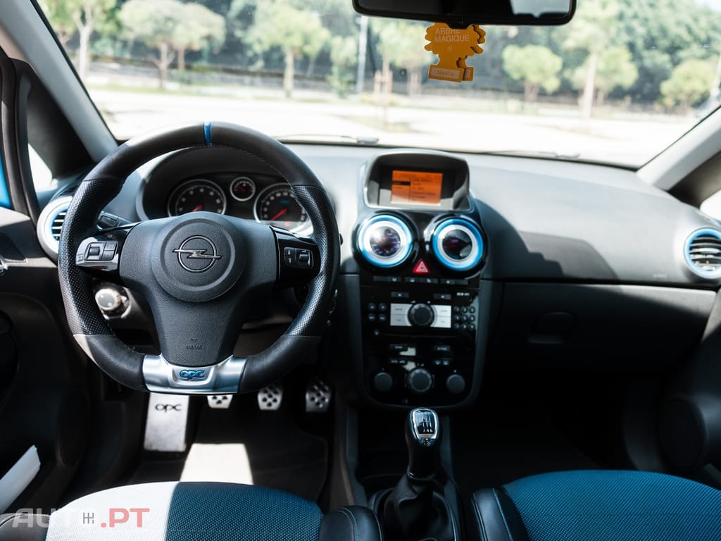 Opel Corsa 1.6 Turbo OPC