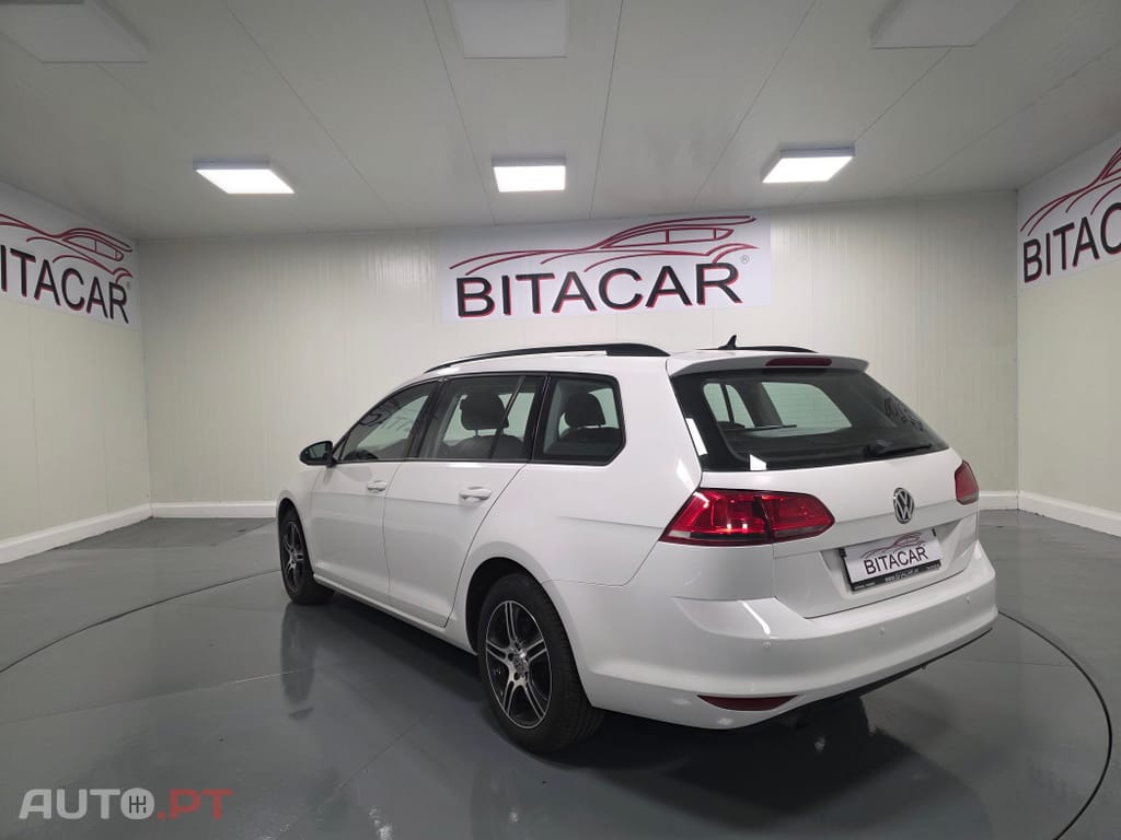 Volkswagen Golf 1.6 HDI CONFORTLINE