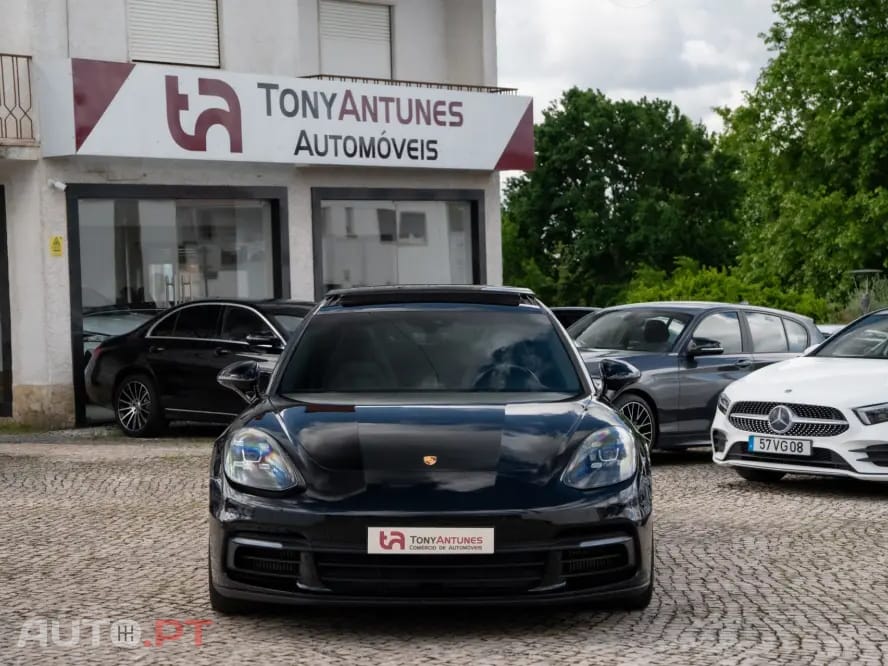 Porsche Panamera 4 E-Hybrid Platinum Edition
