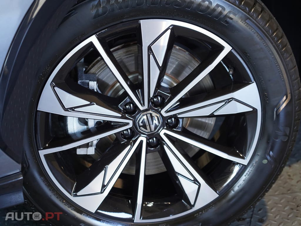 MG HS 1.5 T-GDI Plug In Hybrid Luxury