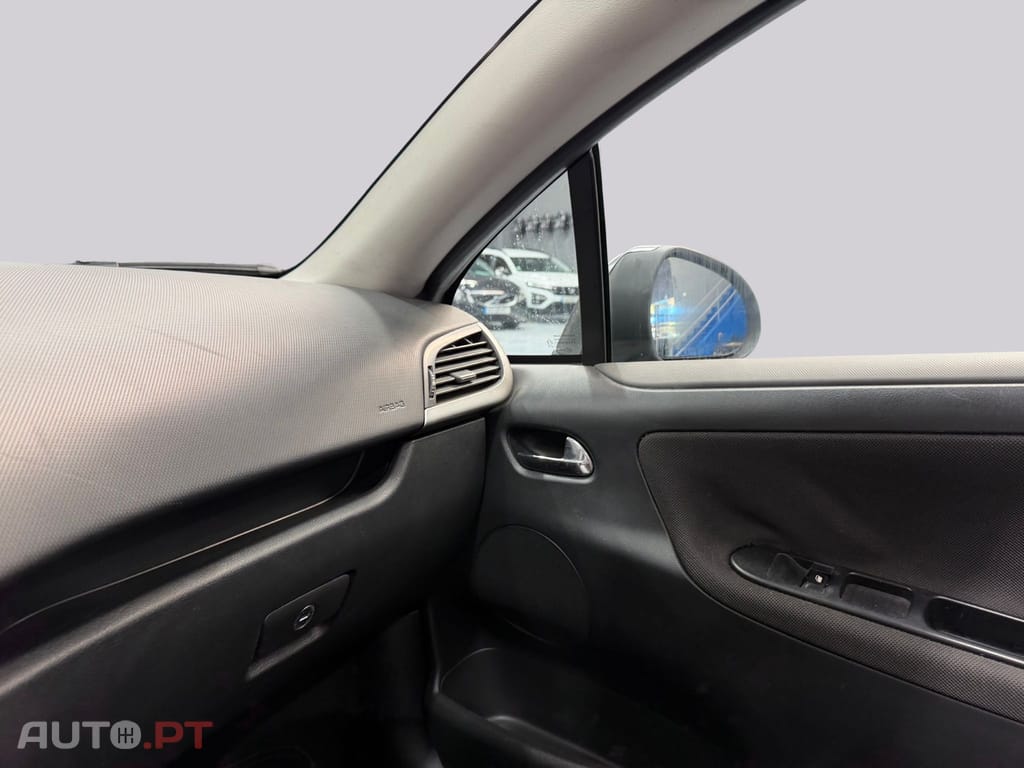 Peugeot 207 CC 1.6 VTi Active
