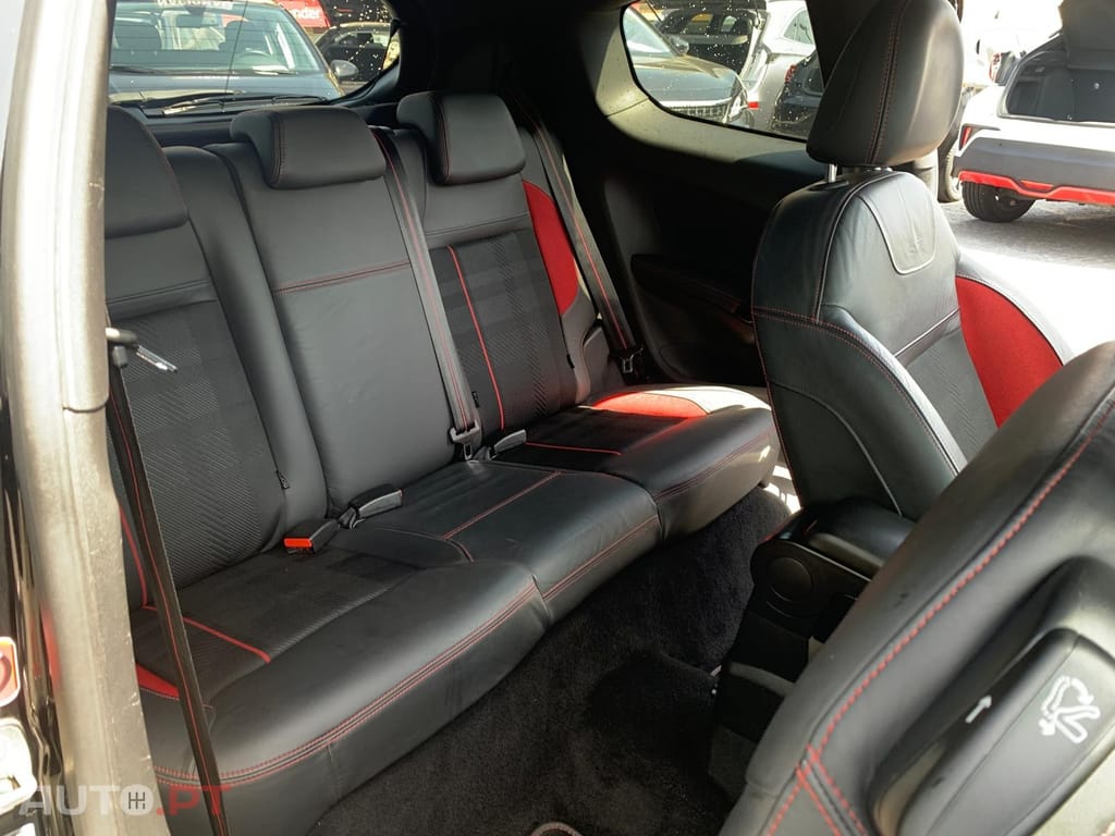 Peugeot 208 1.6 THP GTi