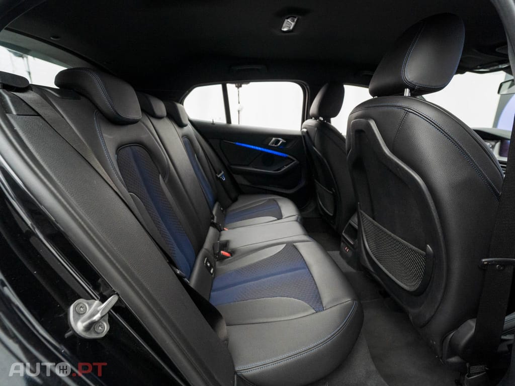 BMW 118 i Pack Desportivo M Auto