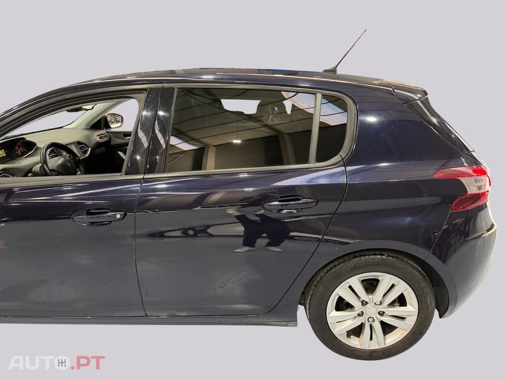 Peugeot 308 1.2 PureTech EAT6