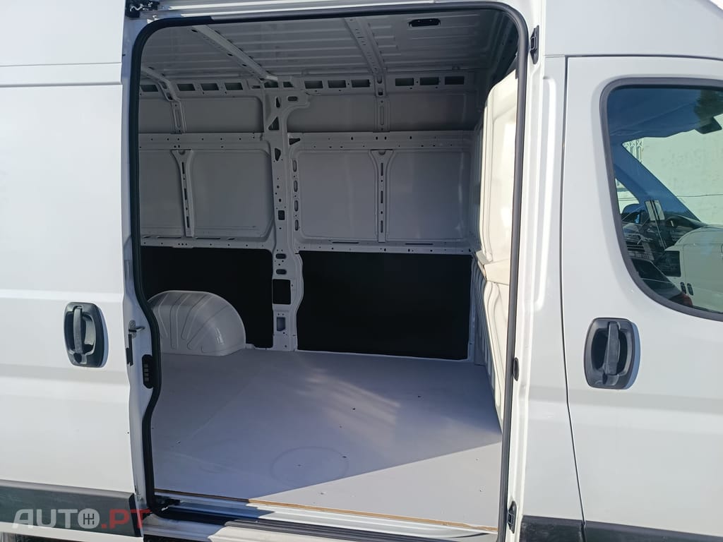 Peugeot Boxer 2.2 BlueHDI 120cv L2H2