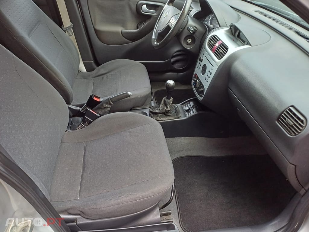 Opel Corsa 1.2 16V Enjoy