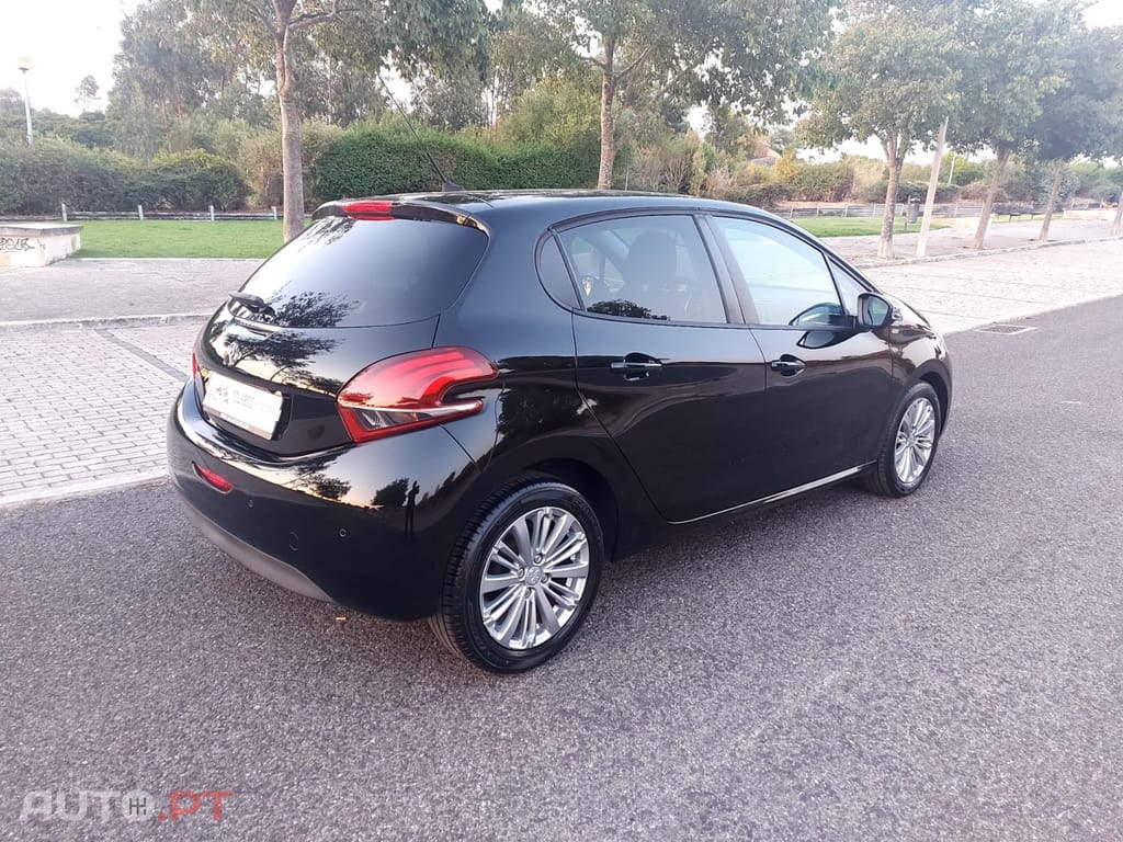 Peugeot 208 1.6 BlueHDi Style