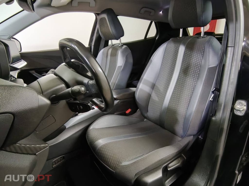 Peugeot E-2008 Allure