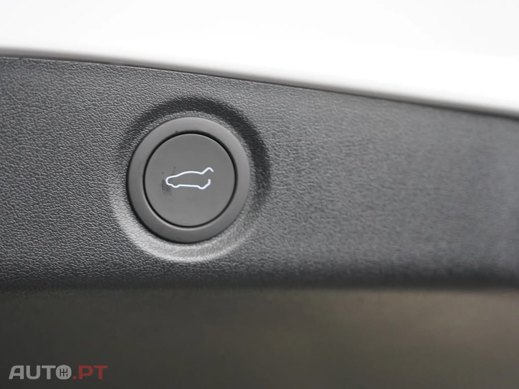 Tesla Model 3 Tração Traseira