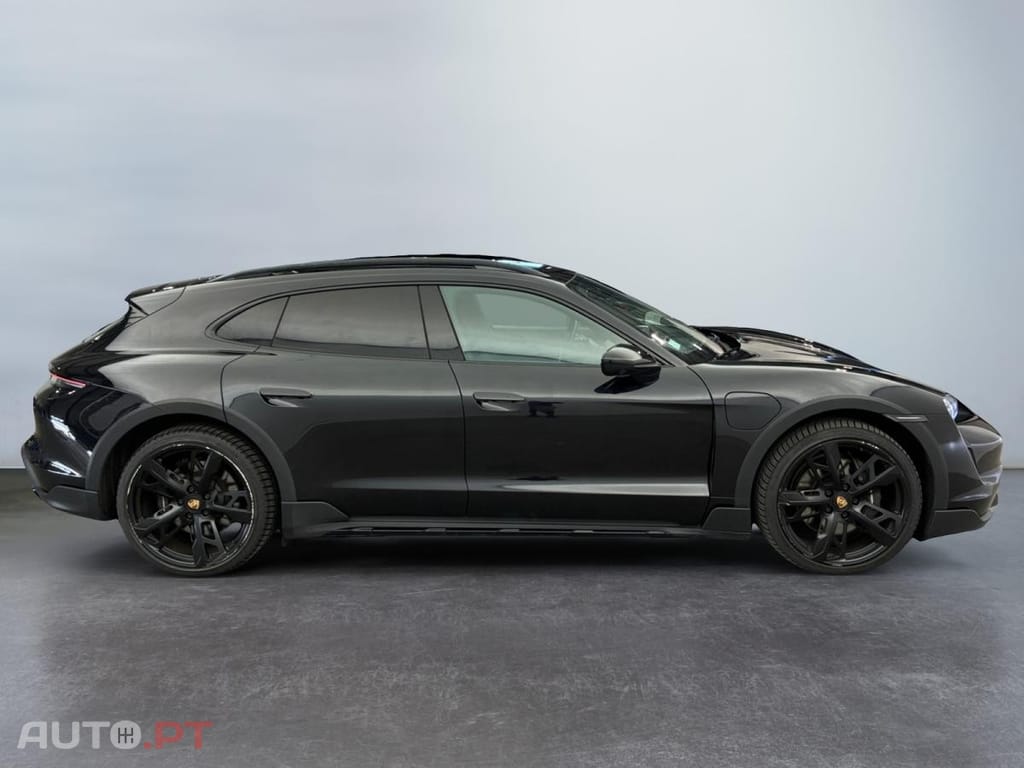 Porsche Taycan 4
