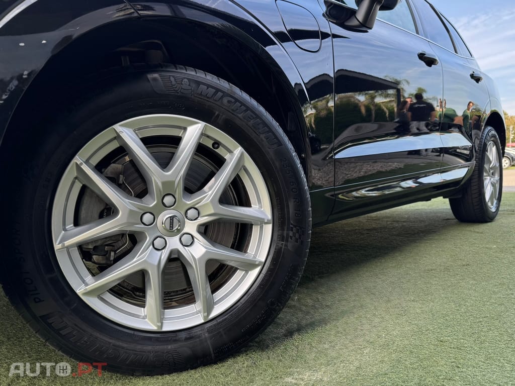 Volvo XC60 2.0 T8 PHEV Momentum Plus AWD