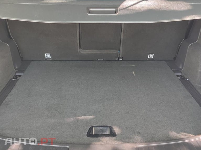 Land Rover Discovery Sport 2.0 eD4 HSE Luxury — fotografia 24