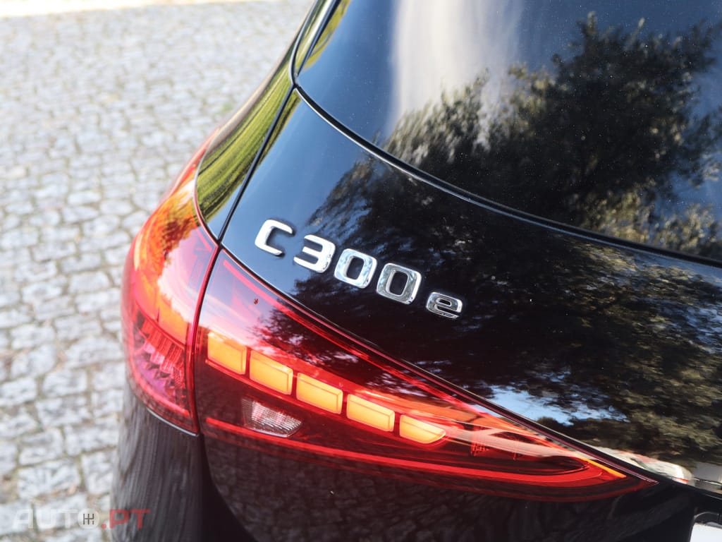 Mercedes-Benz C 300 e AMG Line