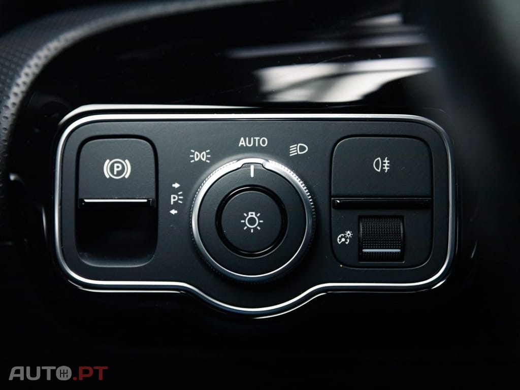 Mercedes-Benz CLA 250 e 8G-DCT AMG Line