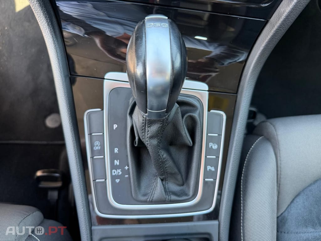 Volkswagen Golf 1.6 TDi Highline DSG