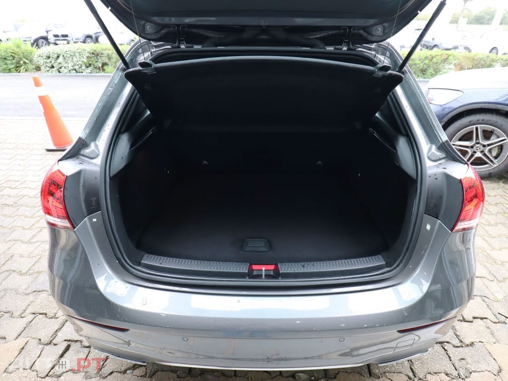 Mercedes-Benz A 250 e AMG Line