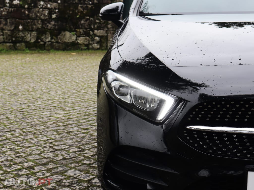 Mercedes-Benz A 250 e AMG Line