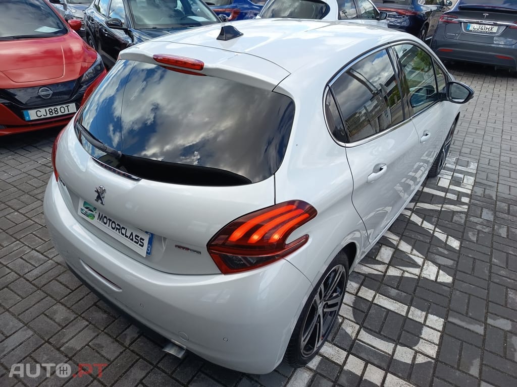 Peugeot 208 1.2 PureTech GT Line