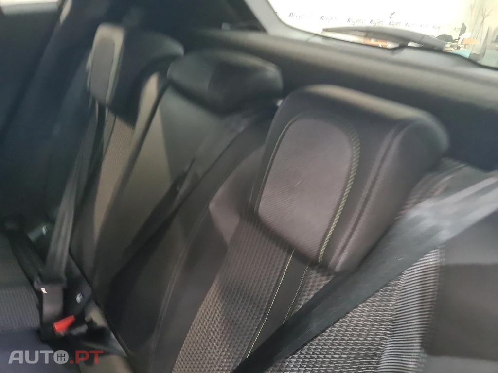 Peugeot E-2008 50 kWh GT