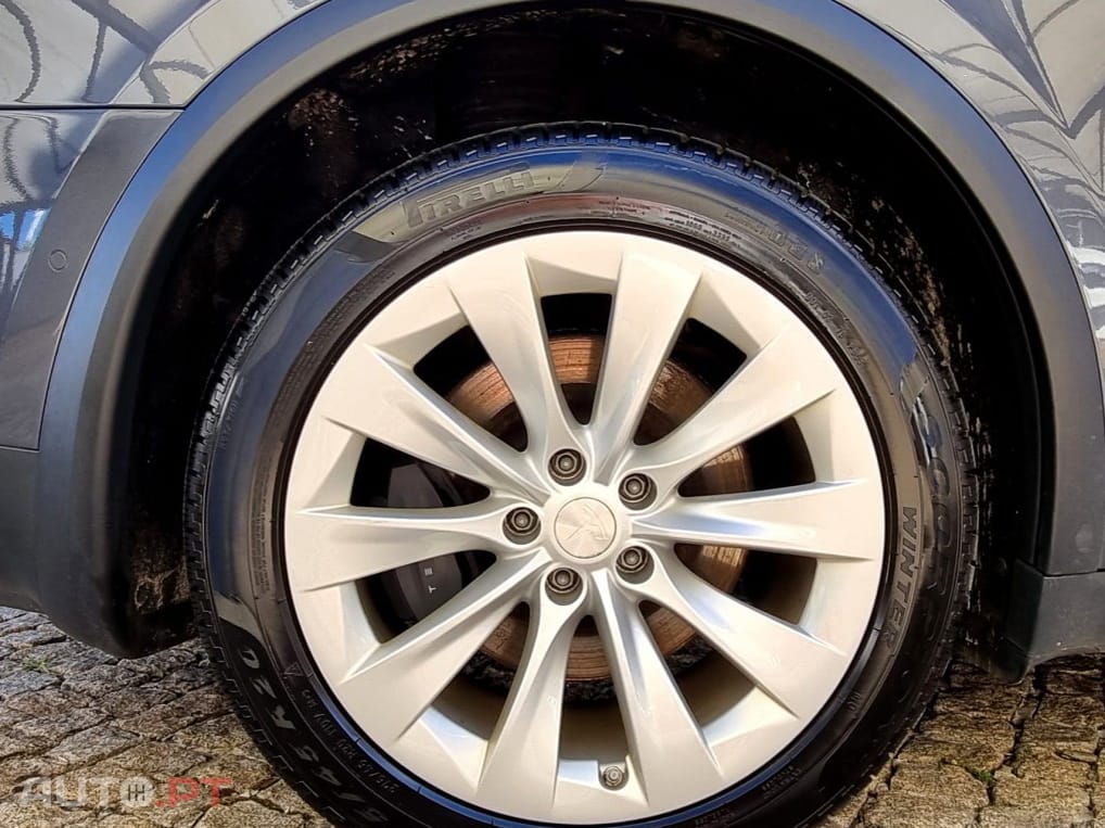 Tesla Model X Long Range