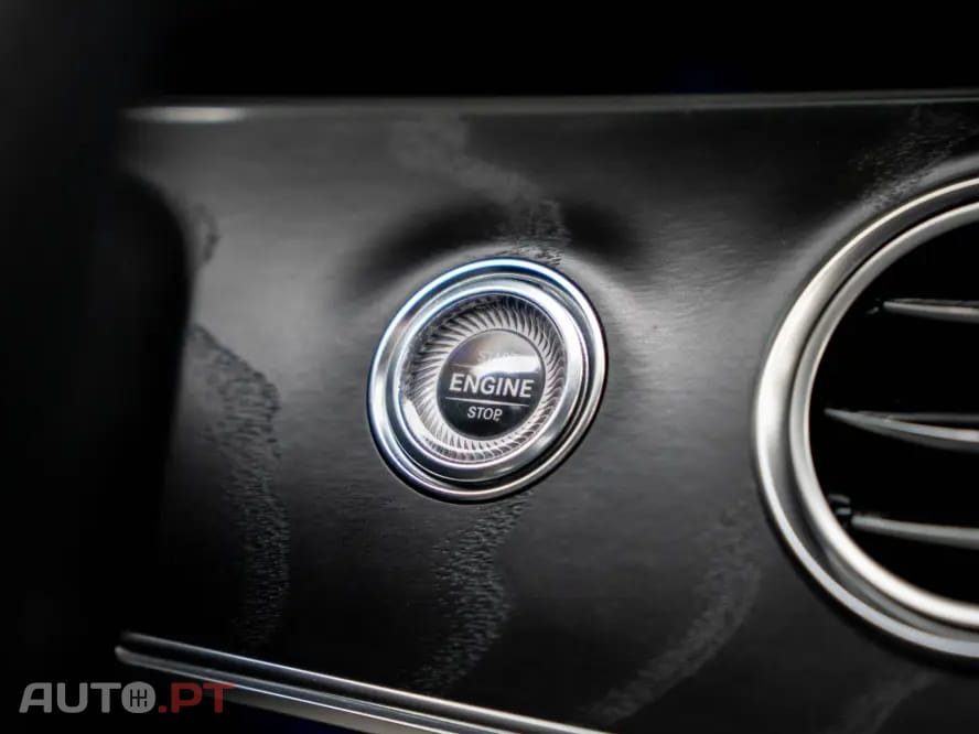 Mercedes-Benz E 300 de 4Matic 9G-TRONIC AMG Line