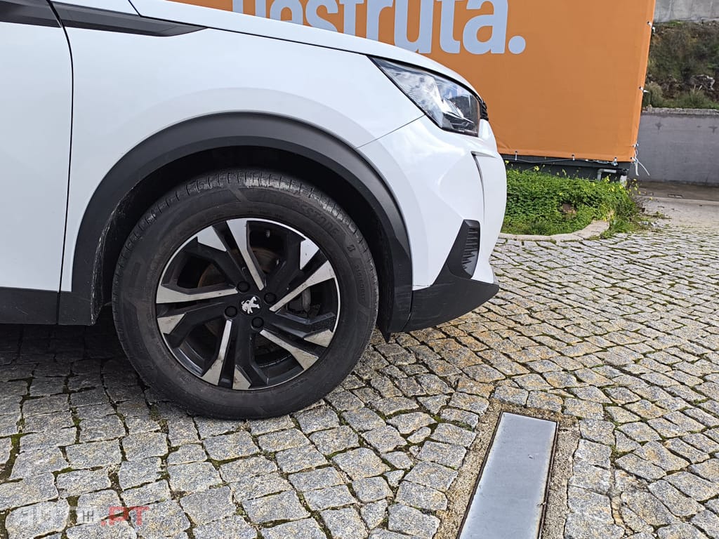 Peugeot 2008 1.2 PureTech Allure