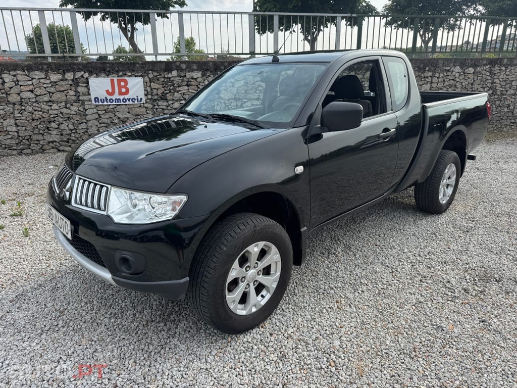 Mitsubishi L200 2.5 DI-D Club Intense 4WD