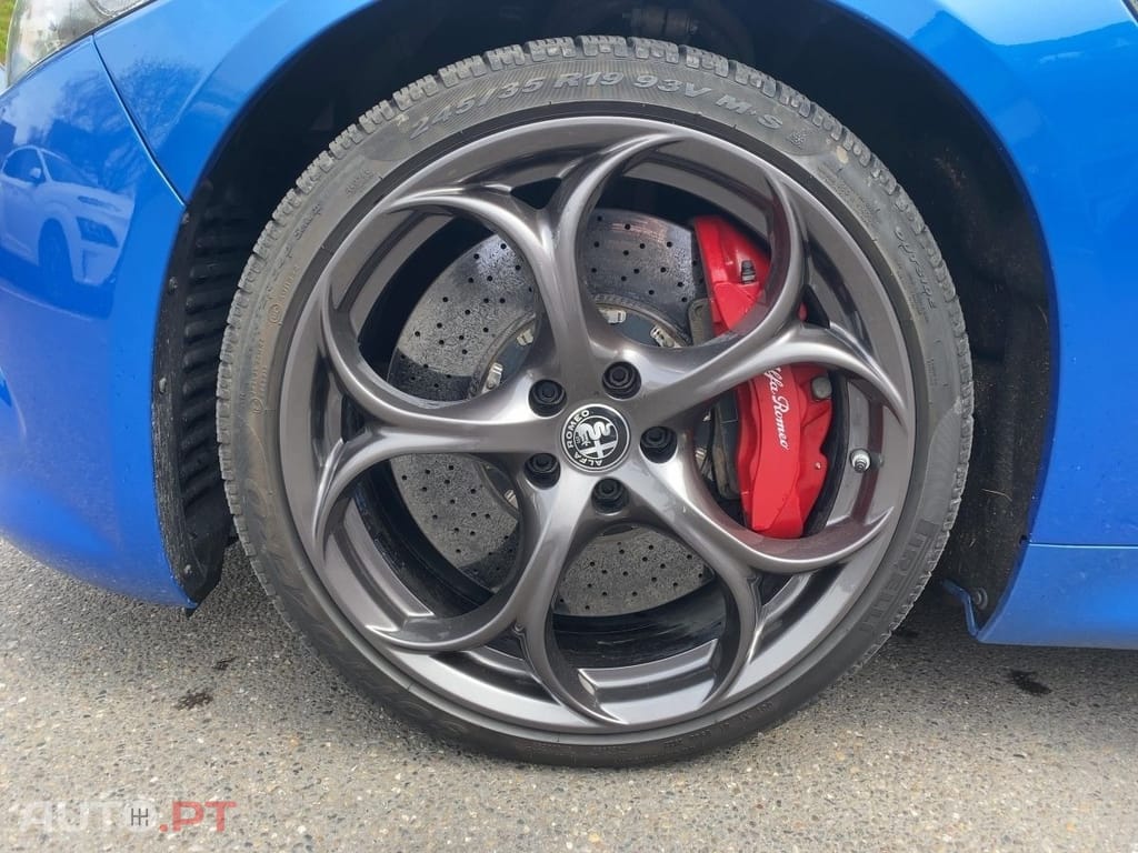 Alfa Romeo Giulia 2.9 V6 Bi-Turbo AT8 Quadrifoglio