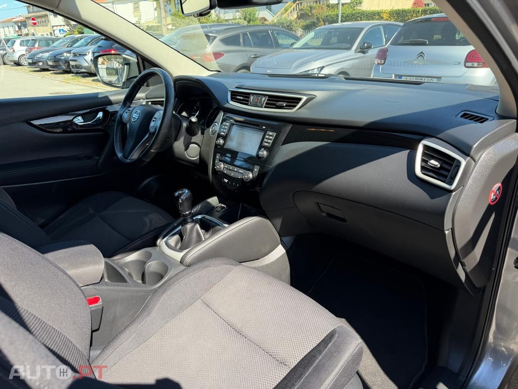 Nissan Qashqai 1.2 DIG-T N-Connecta 18