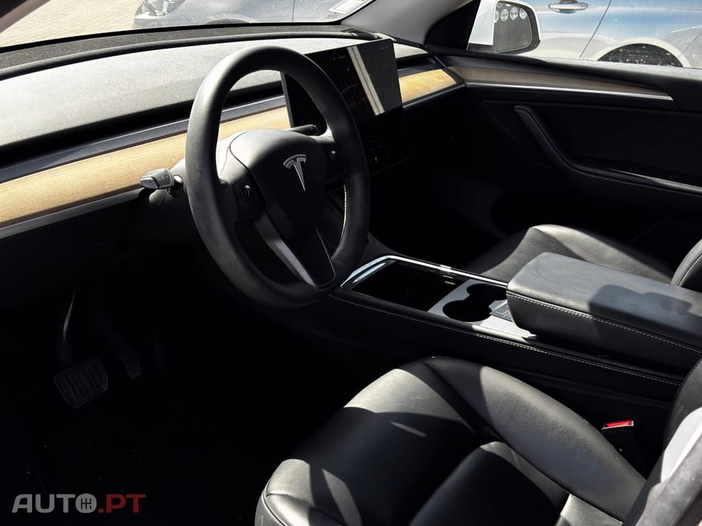 Tesla Model Y Long Range Tração Integral