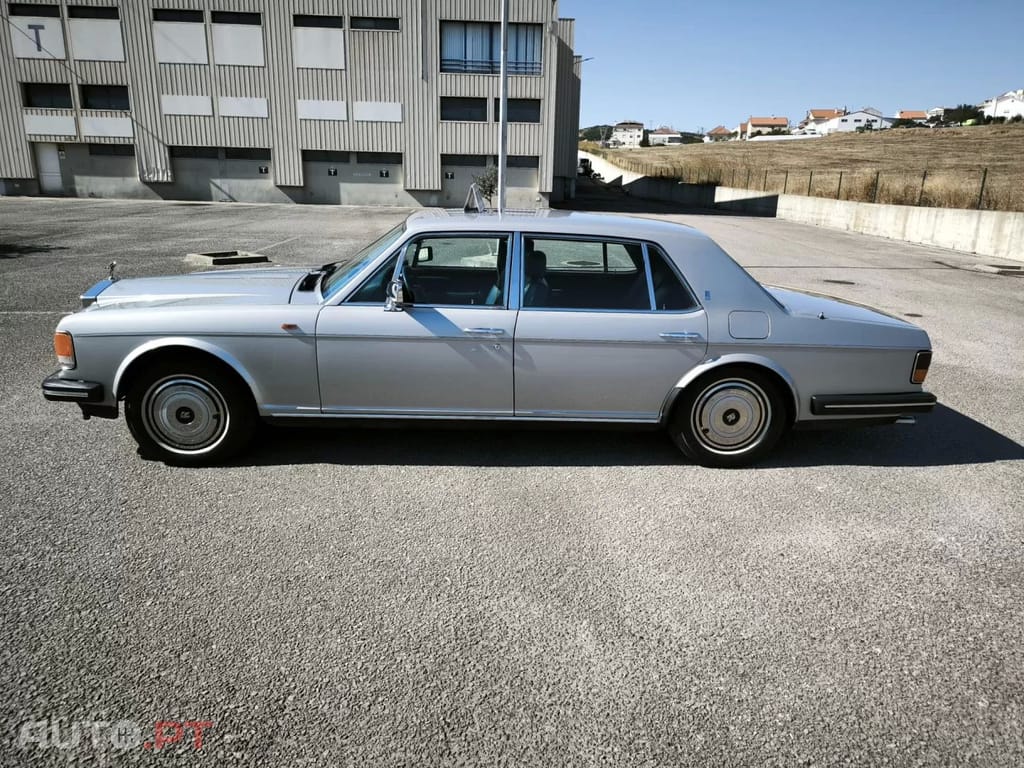 Rolls Royce Silver Spur 2 AXLE RIGID BODY 4 DOOR SALOON