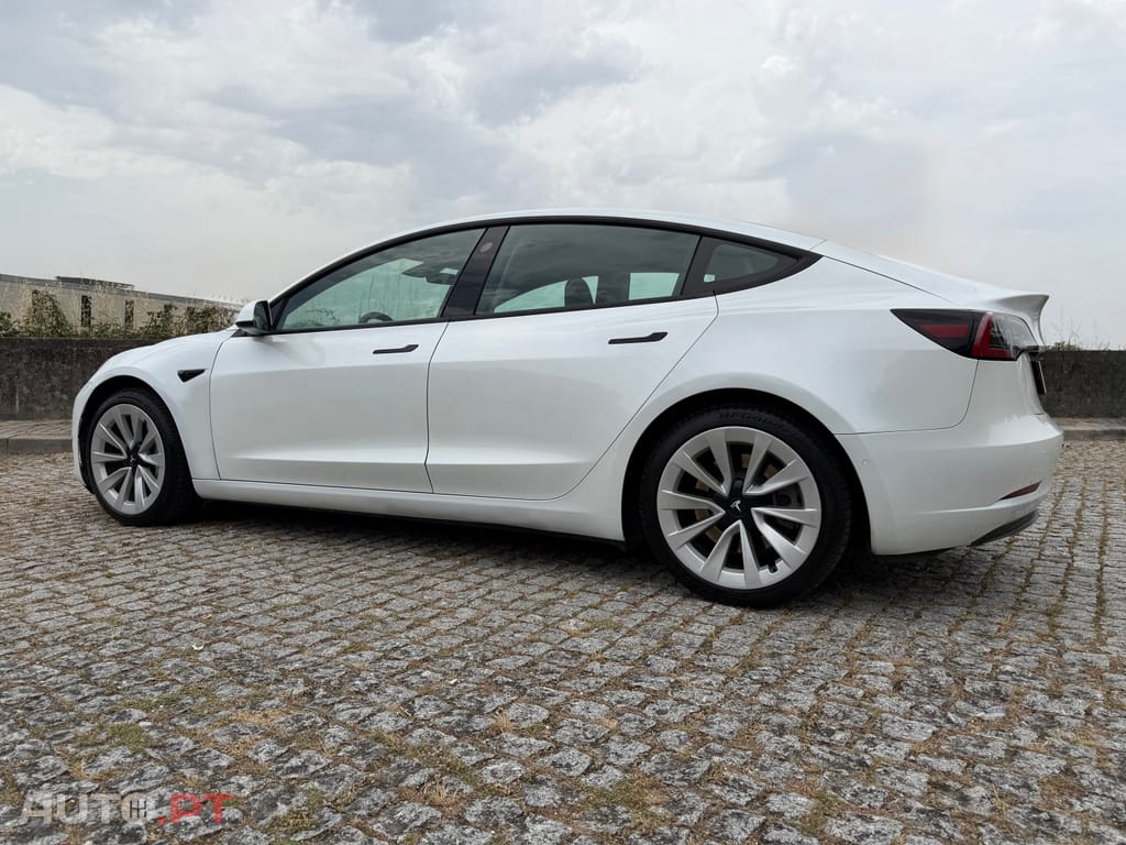Tesla Model 3 Standard Range Plus RWD