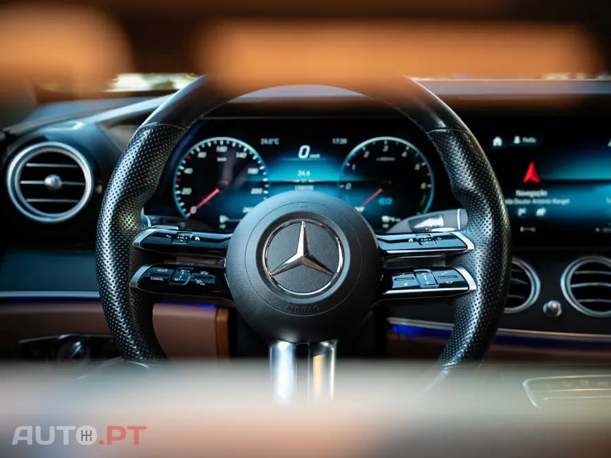 Mercedes-Benz E 300 de 4Matic 9G-TRONIC AMG Line