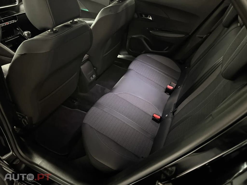 Peugeot 2008 PureTech 100 Allure