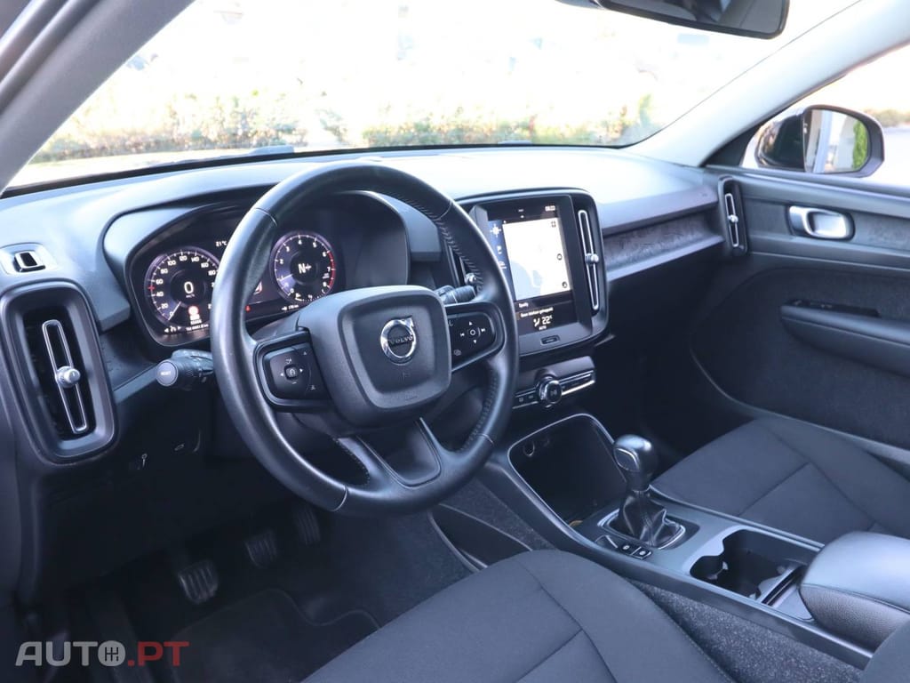 Volvo XC40 T2 Monument