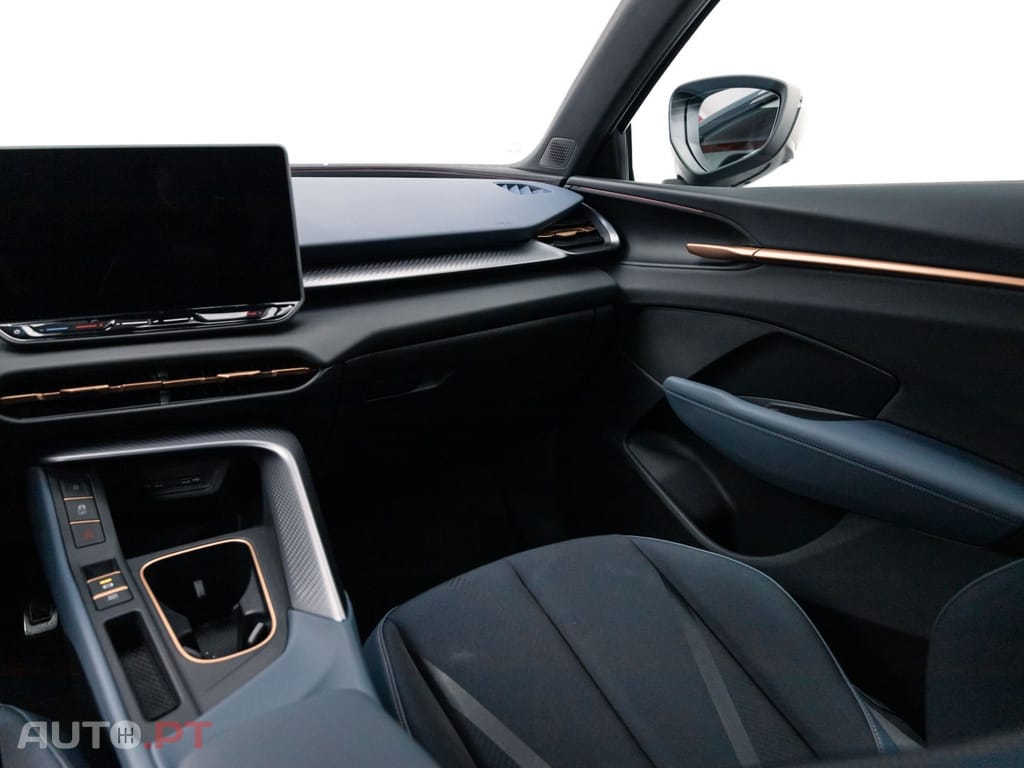 Cupra Terramar 1.5 e-Hybrid Tribe Edition DSG