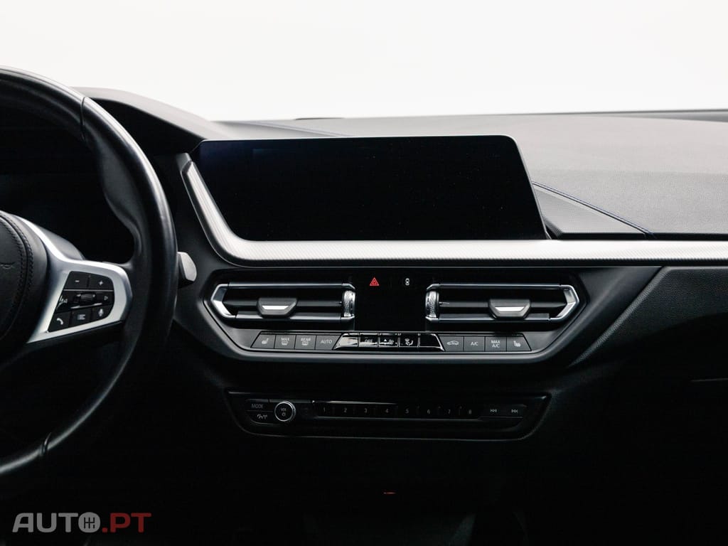 BMW 218 i Pack Desportivo M